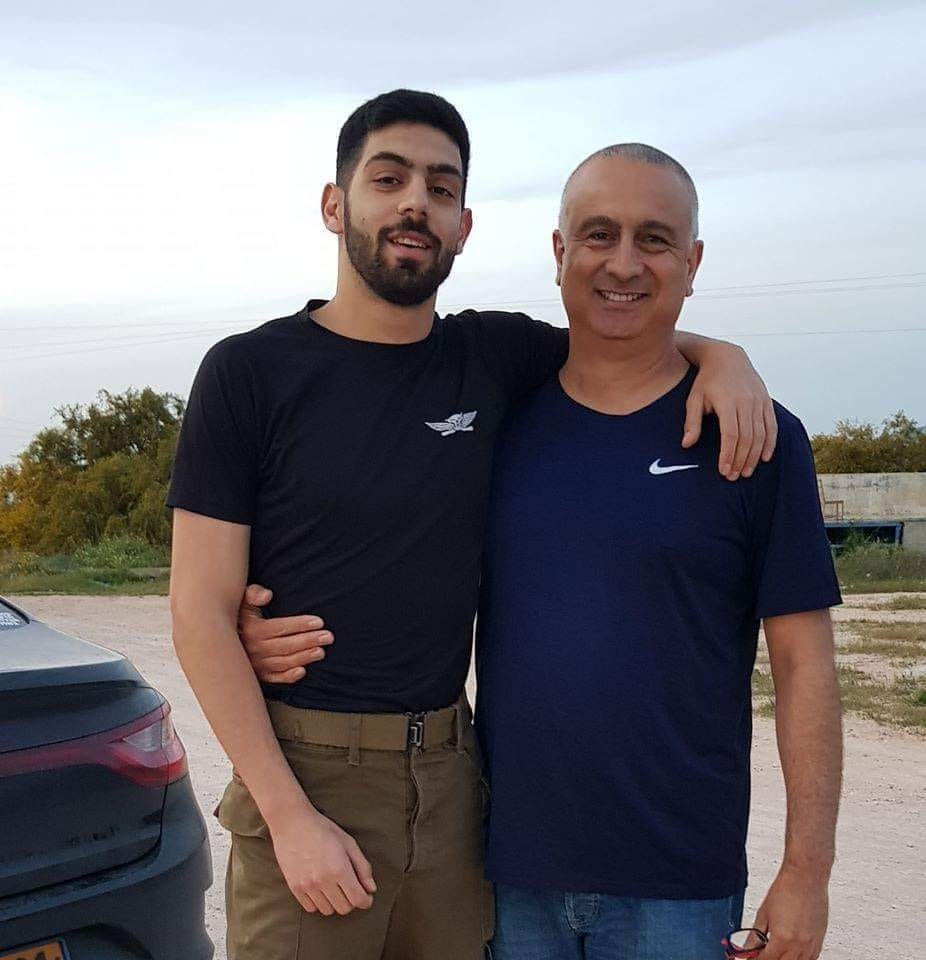 ברוך בן יגאל ובנו החייל. (צילום באדיבות המשפחה)