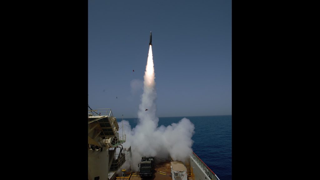 ניסוי מערכת נשק לורה בניסוי בלב ים | צילום: התעשייה האווירית