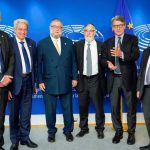 הרב גולדשמידט שלישי משמאל עם מנהיגים באירופה צילום: אלי איטקין