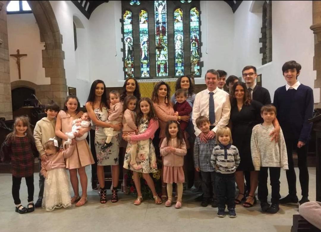 הזוג המאושר עם 22 ילדים - צילום: מתוך פייסבוק / אינסטגרם של המשפחה