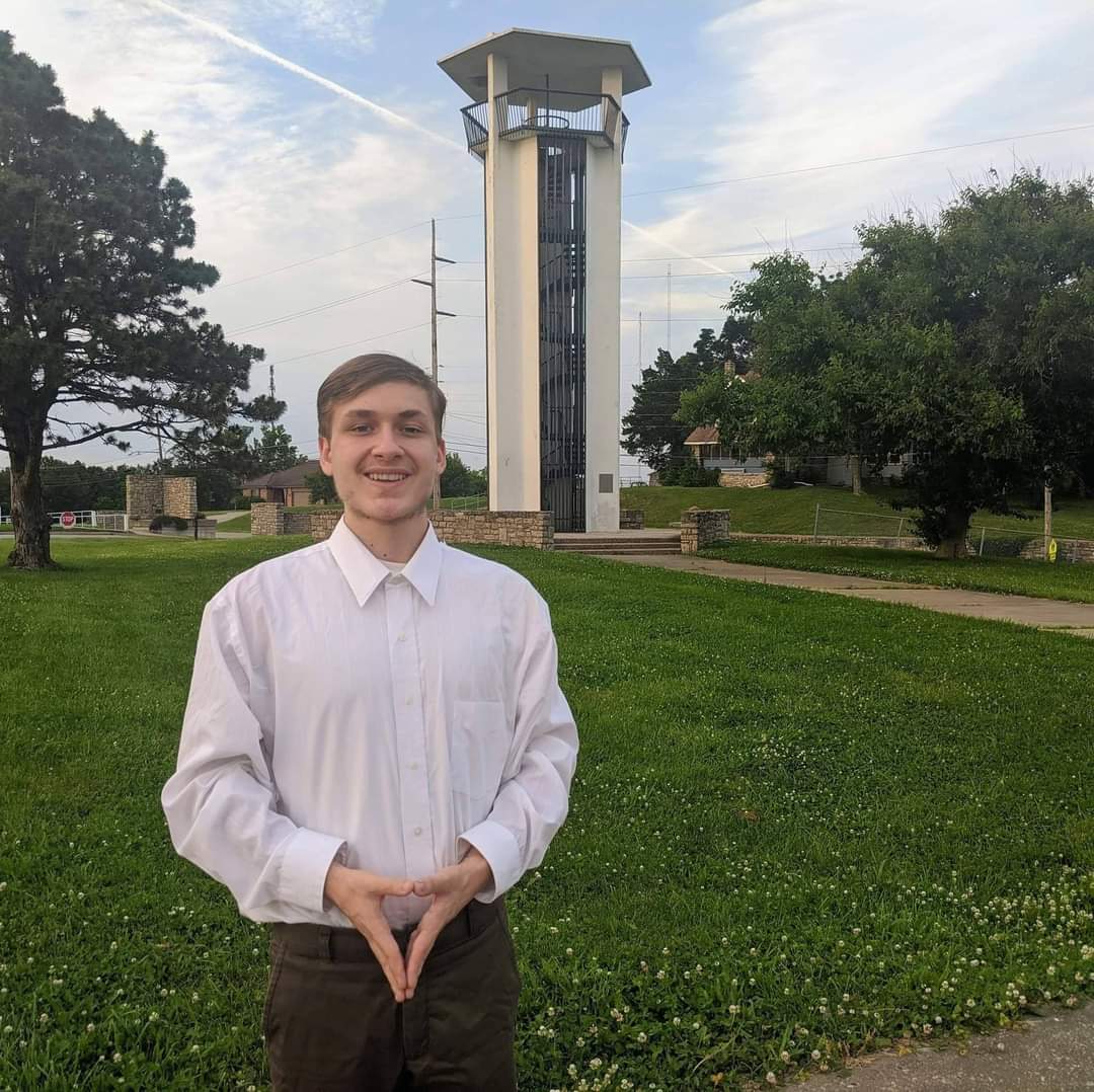 אהרון קולמן: צילום Facebook/Aaron Coleman for Kansas
