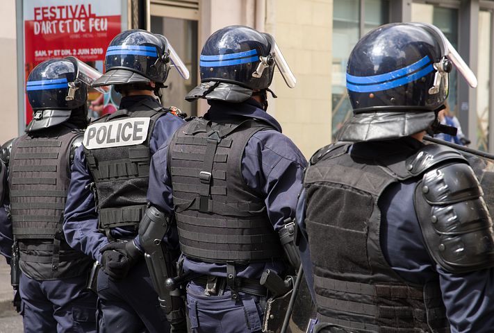 שוטרים בצרפת אילוסטרציה: צילום Pixabay